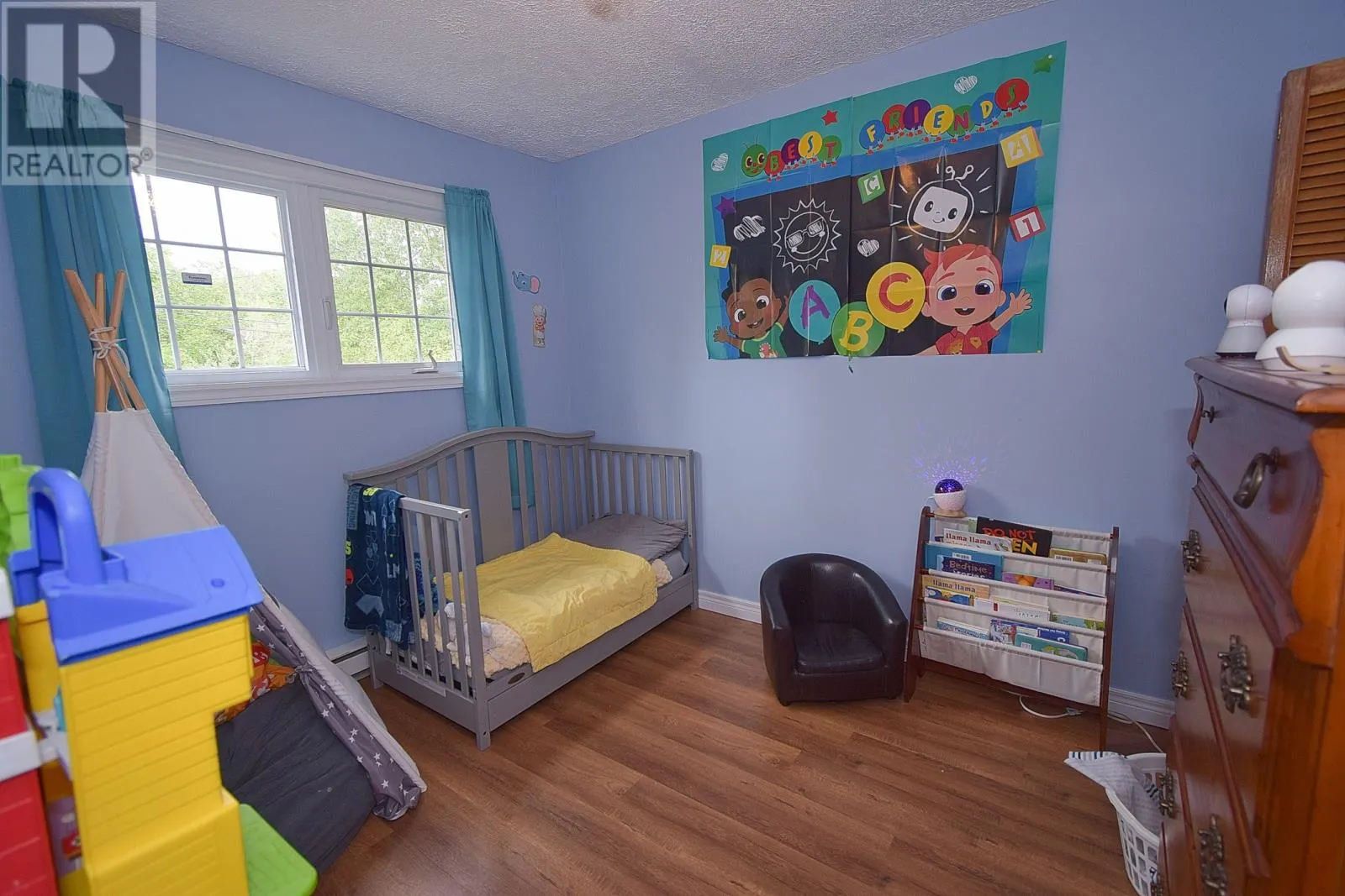 25 Roberts Road S