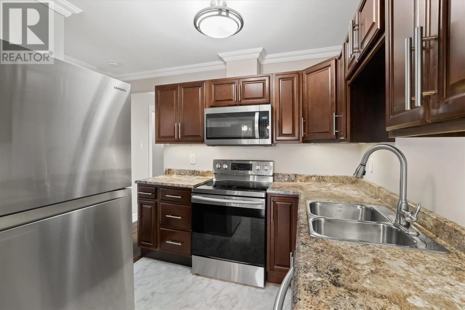 58 Pasadena Crescent Unit#301, #301