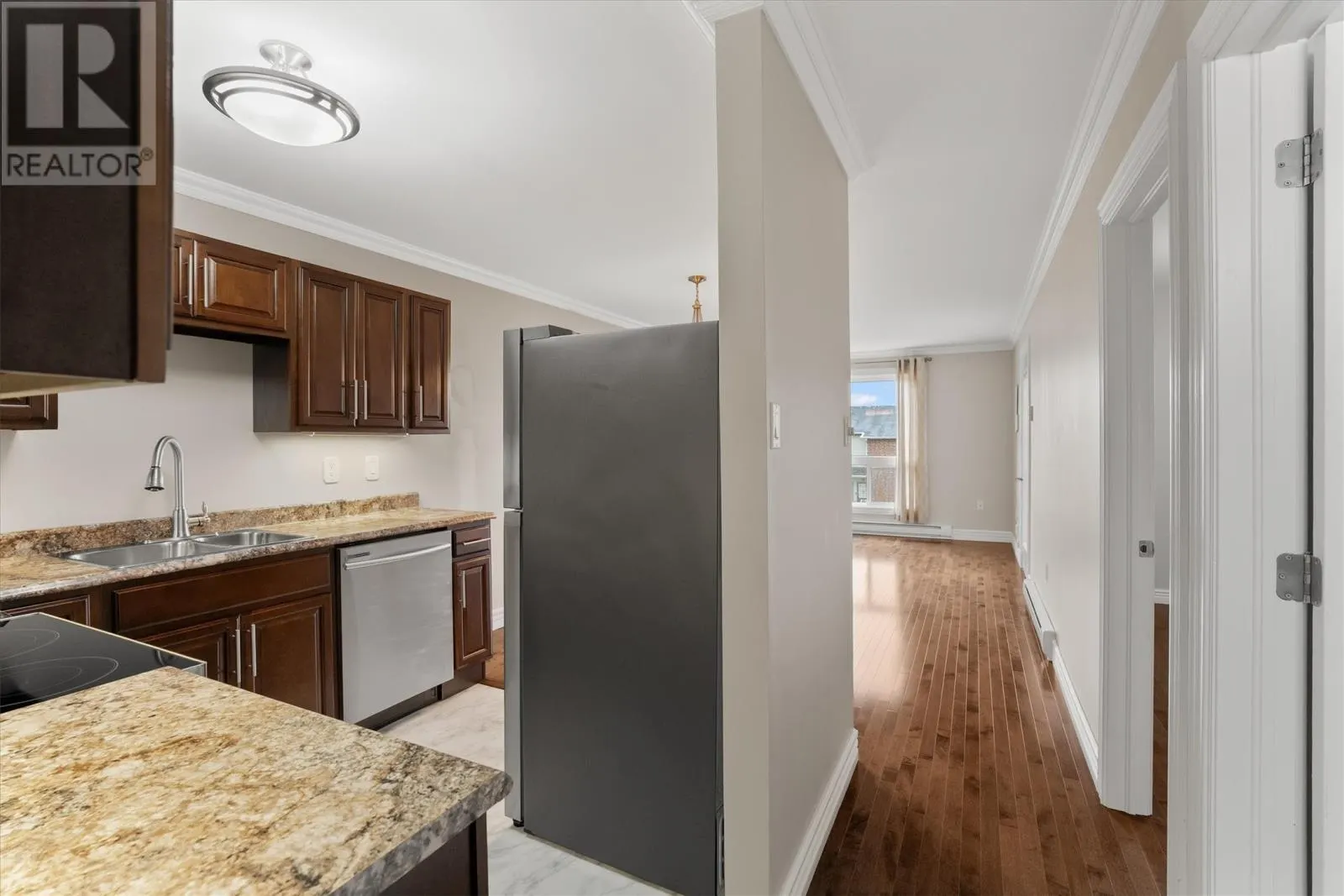 58 Pasadena Crescent Unit#301, #301