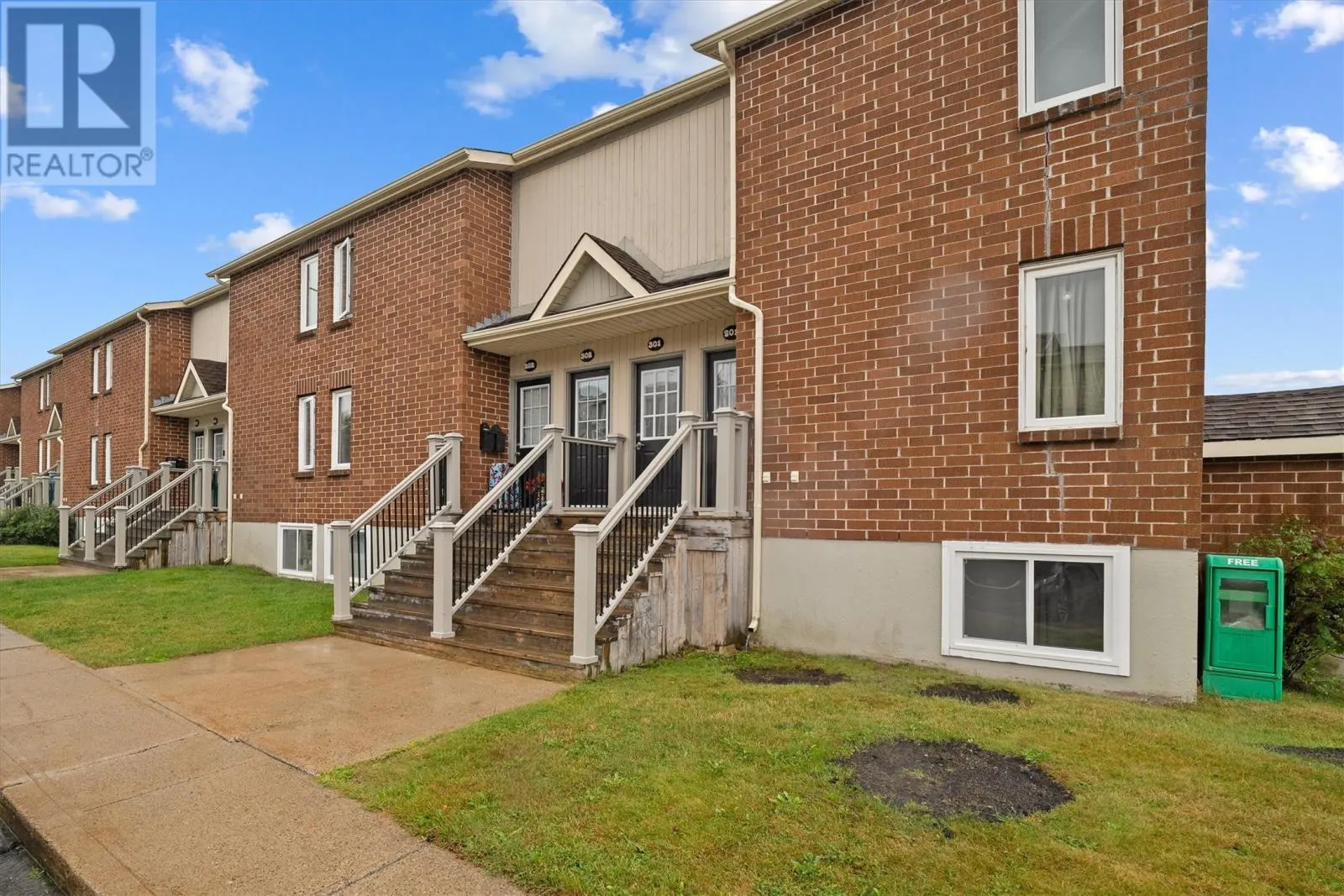 58 Pasadena Crescent Unit#301, #301