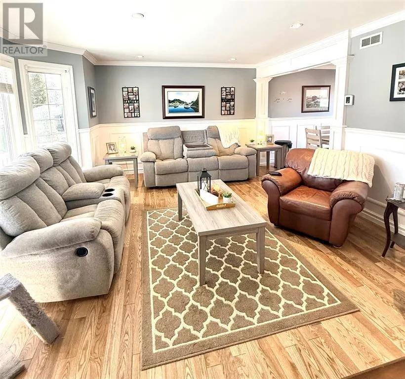 10 White Rose Place