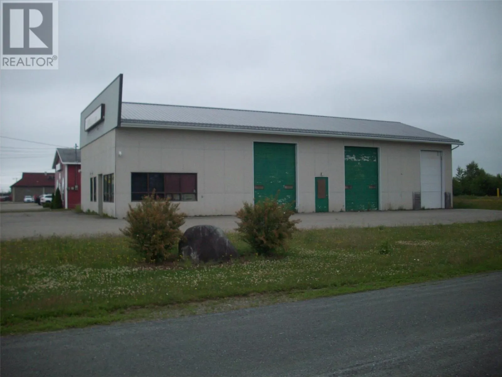 80 Armstrong Boulevard
