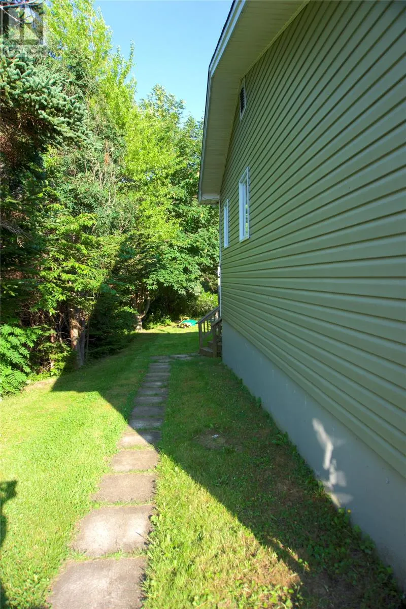 27 Riverview Avenue
