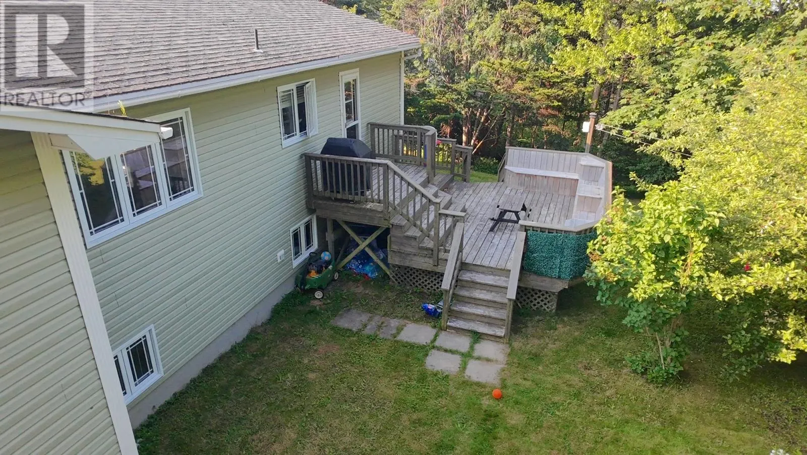 27 Riverview Avenue