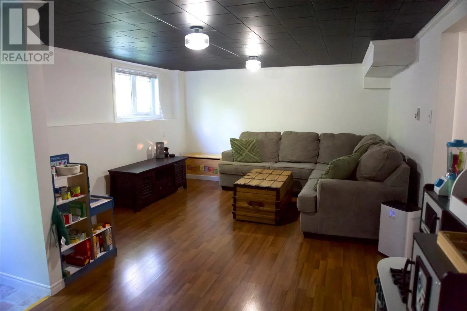 27 Riverview Avenue