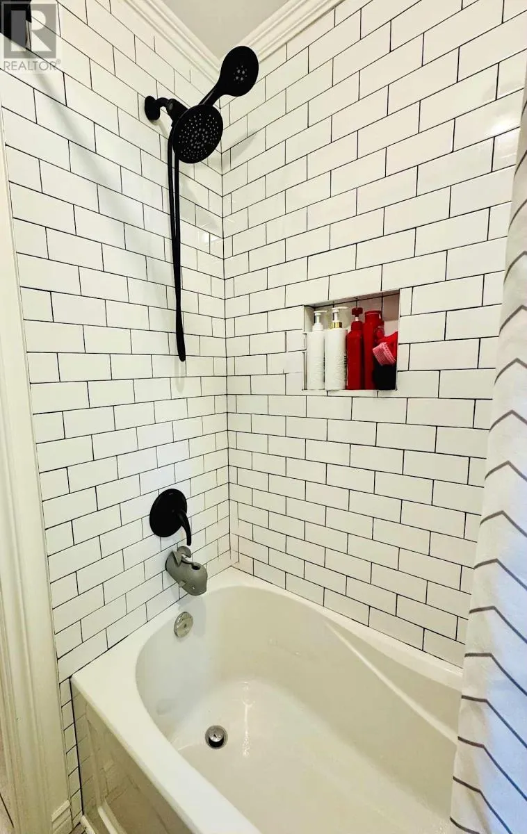 27 Riverview Avenue