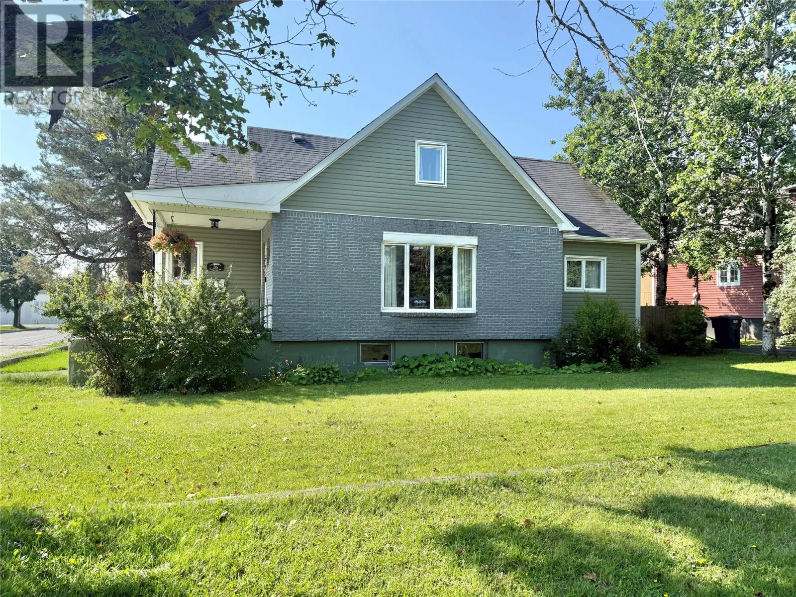 36 Greenwood Avenue