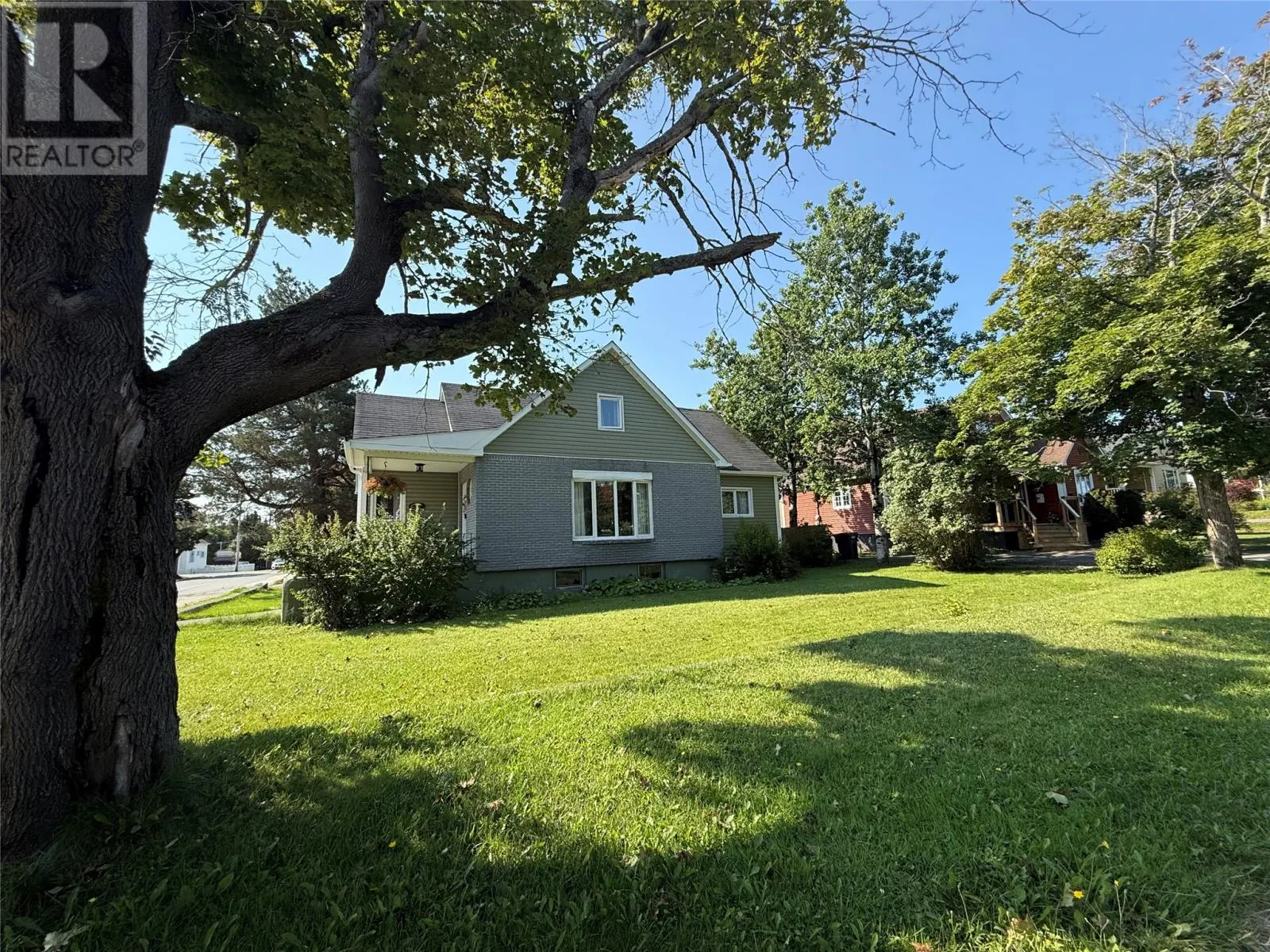 36 Greenwood Avenue