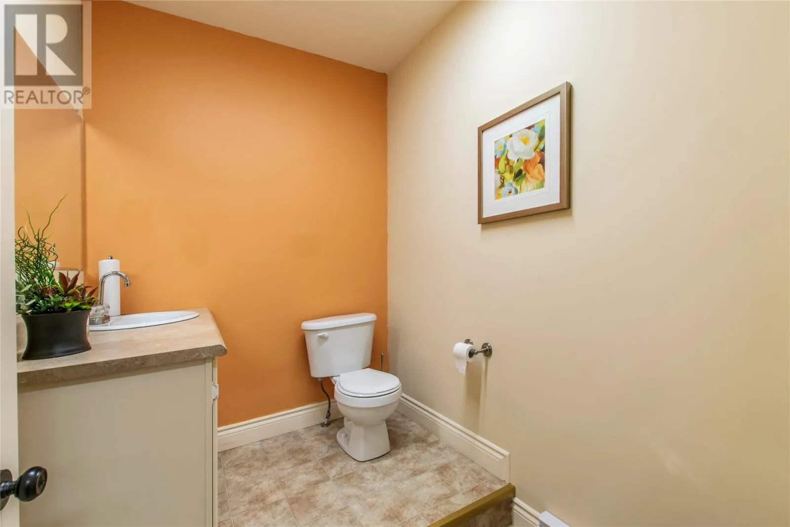 59 Roosevelt Avenue Unit#102, #102
