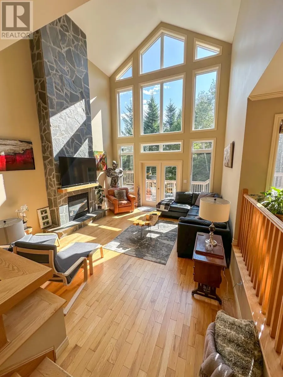 13 Pine Loop