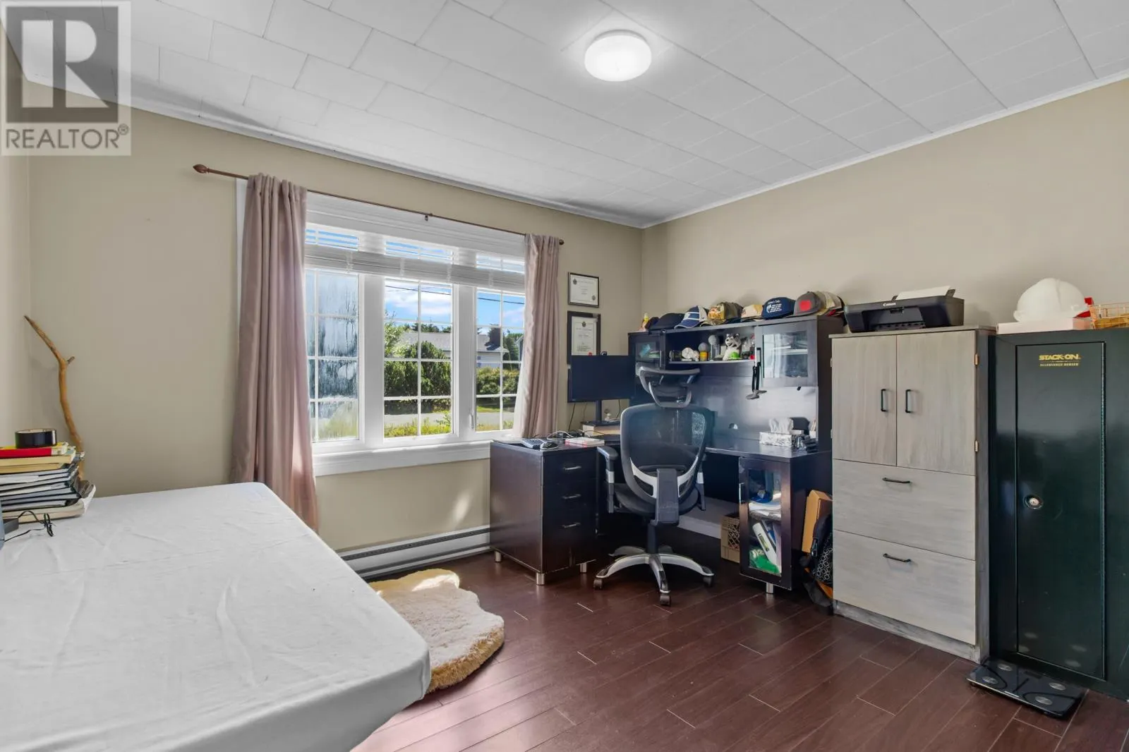 6 Burdrew Place