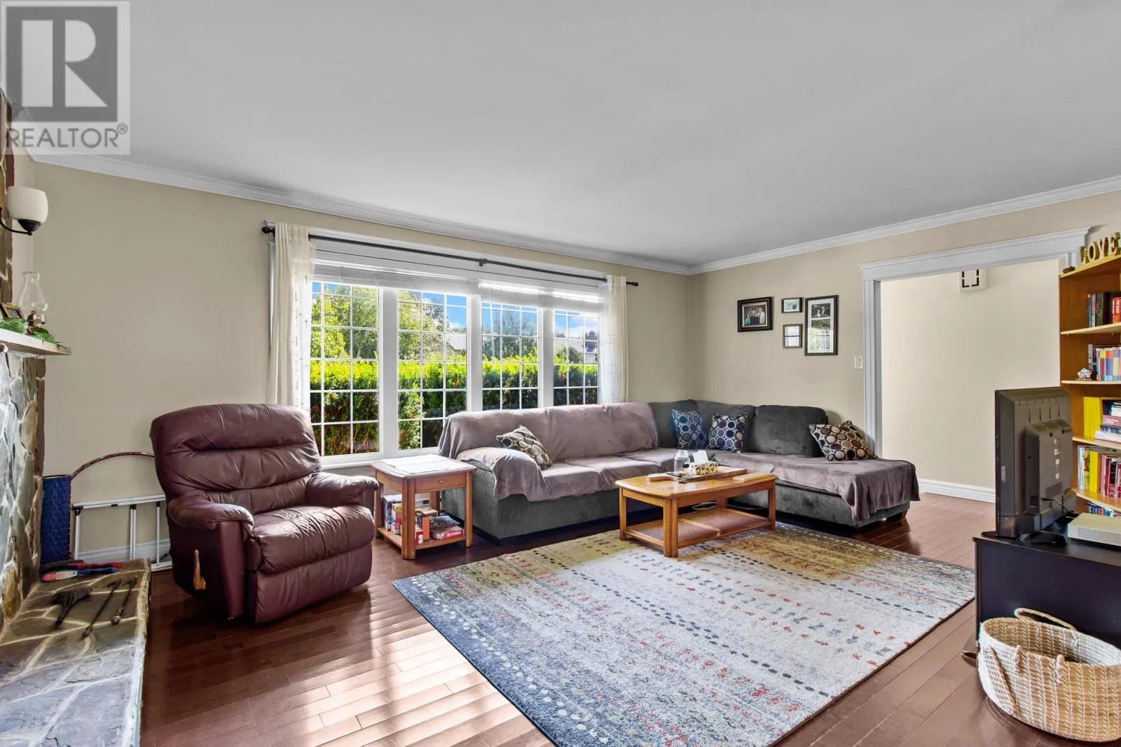 6 Burdrew Place