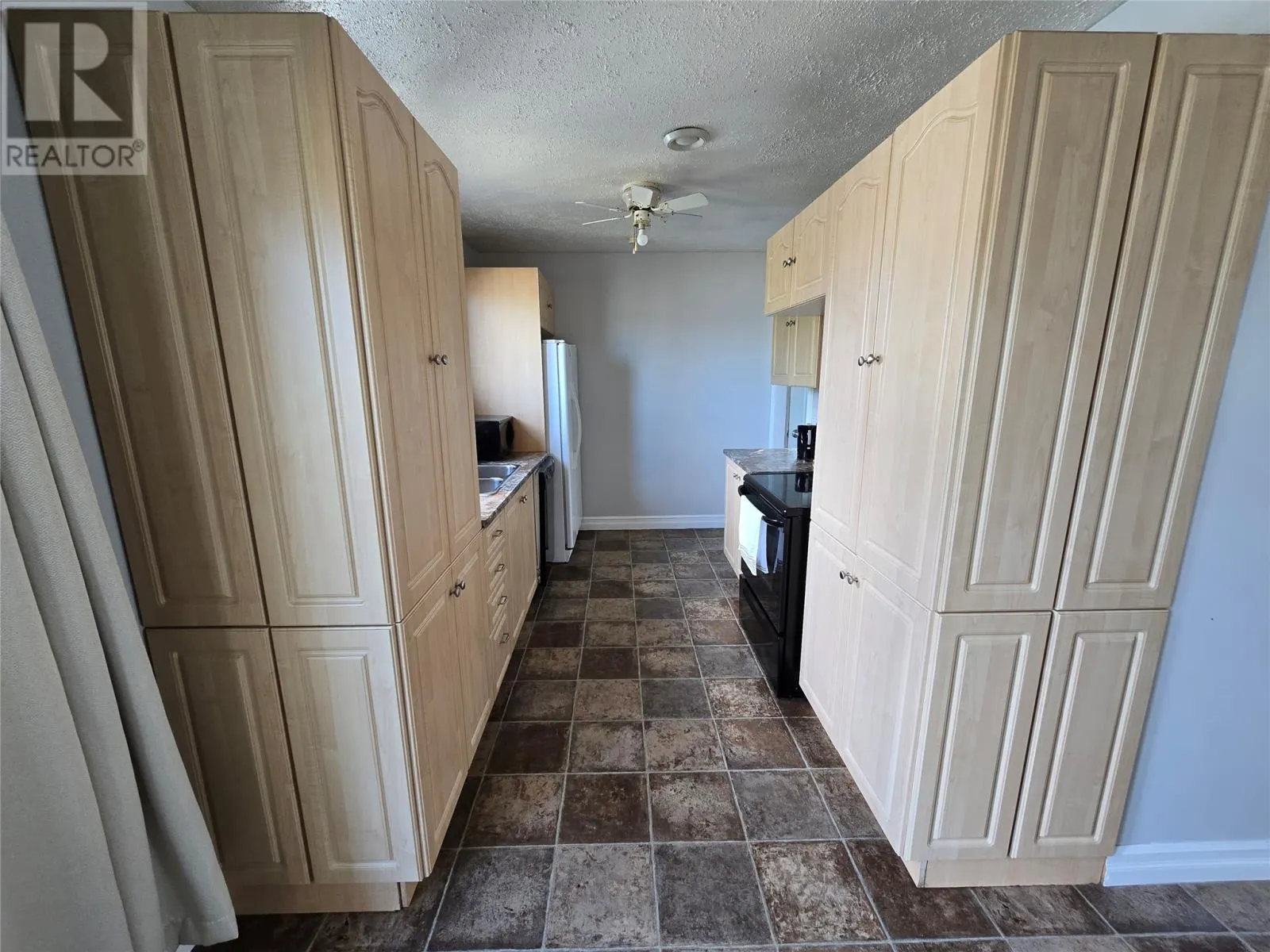 825 Tamarack Drive