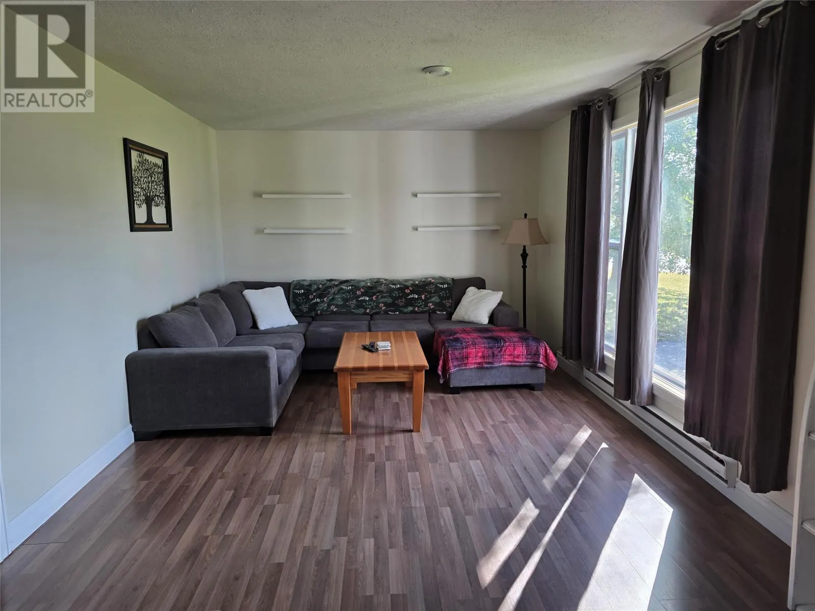 825 Tamarack Drive