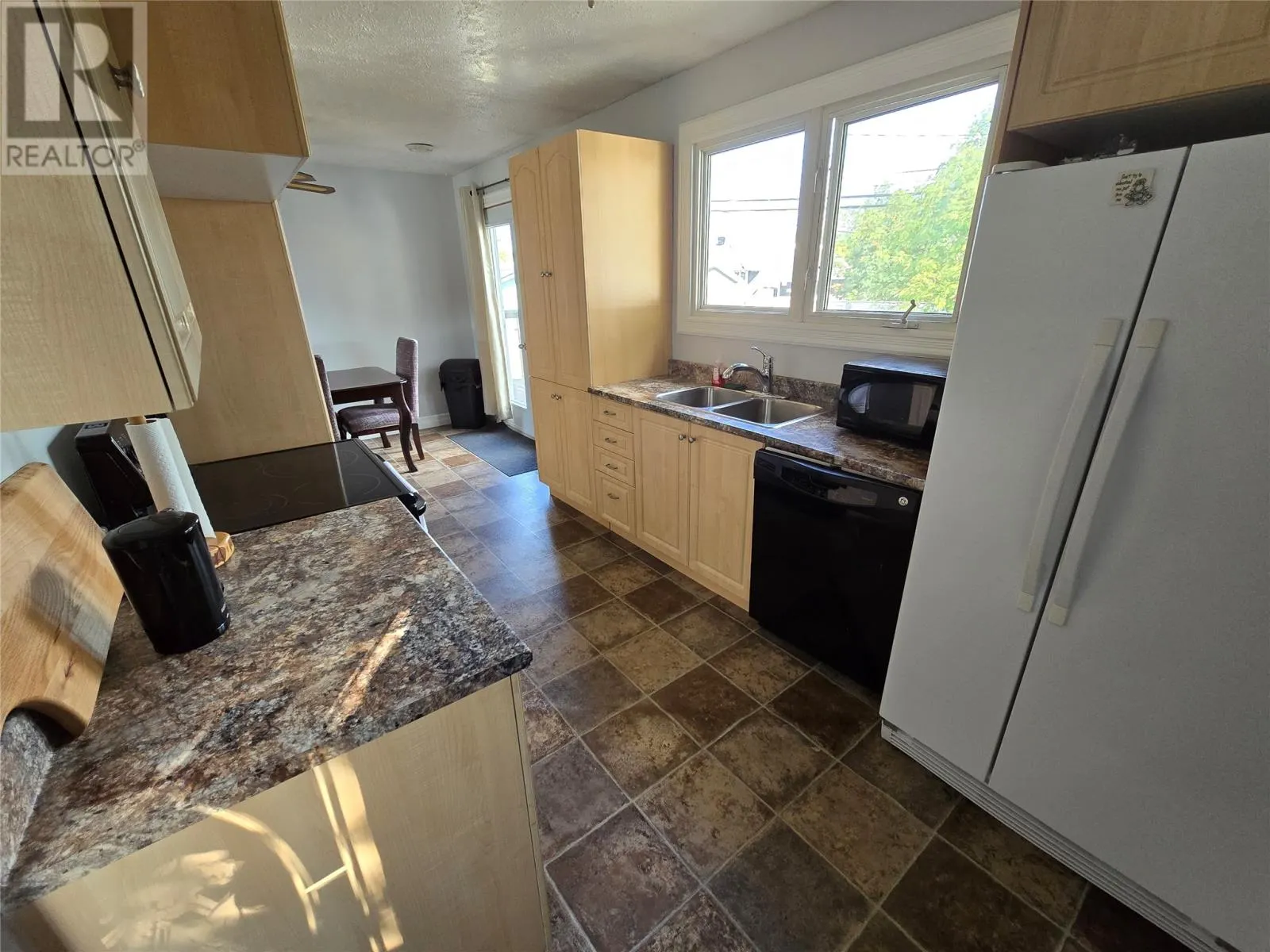 825 Tamarack Drive