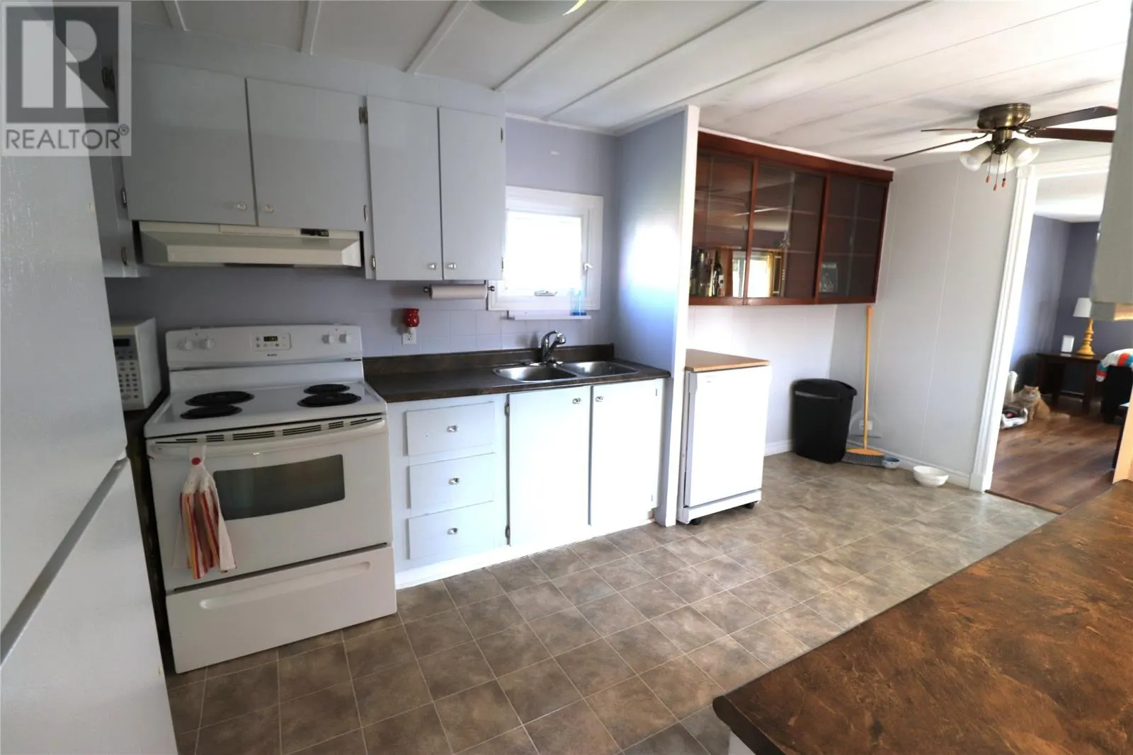 7 Parkwood Avenue