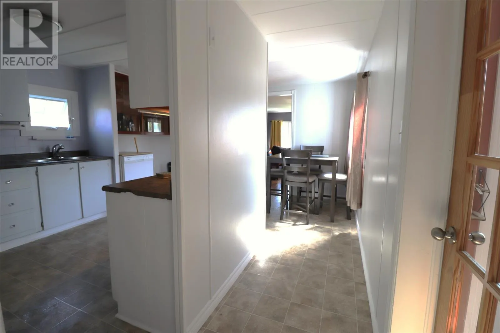 7 Parkwood Avenue