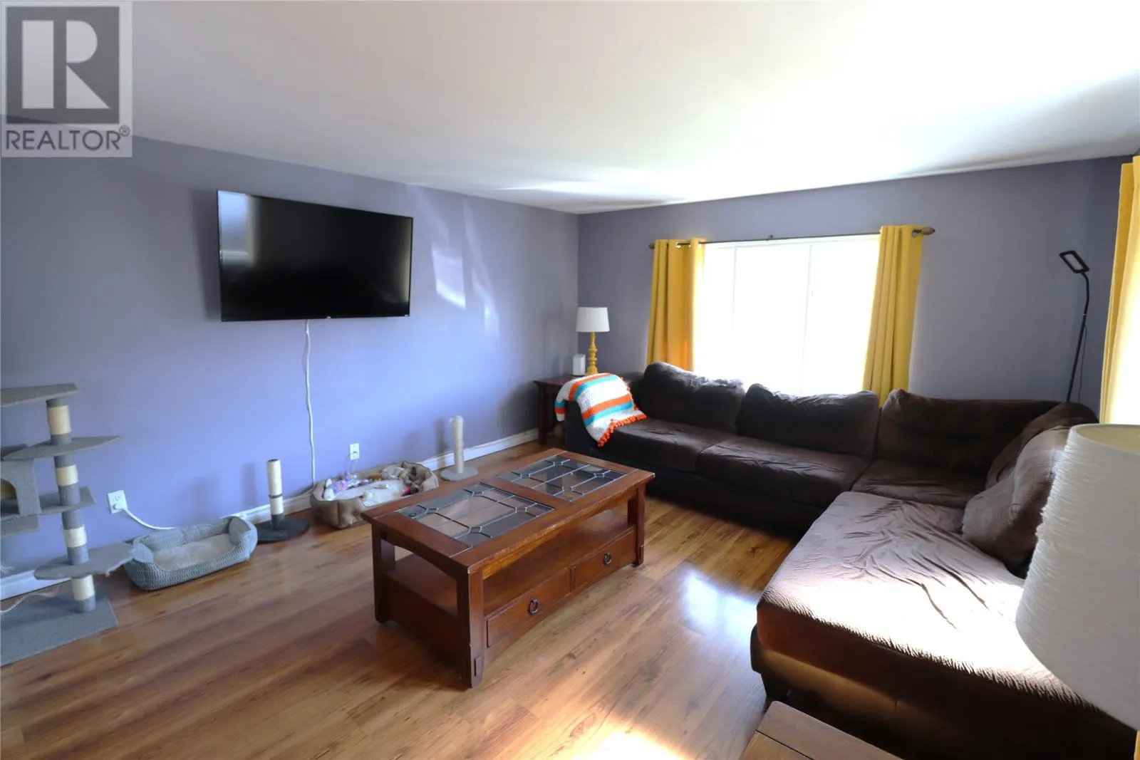 7 Parkwood Avenue