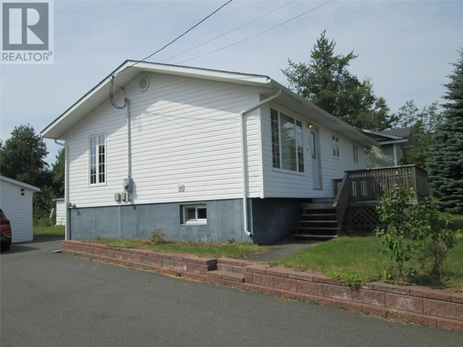 24 Newtown Road