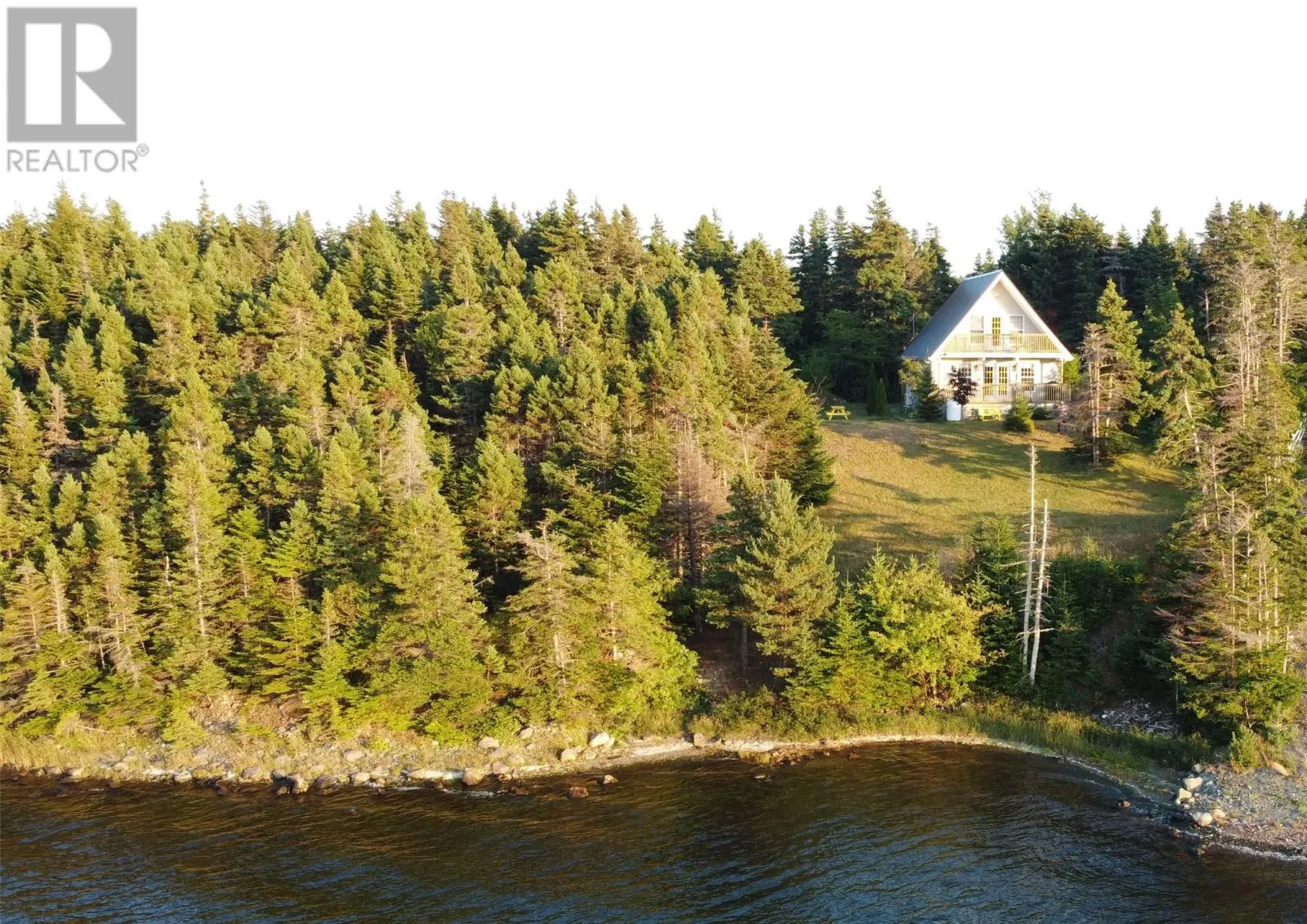 7 Grenfell Drive