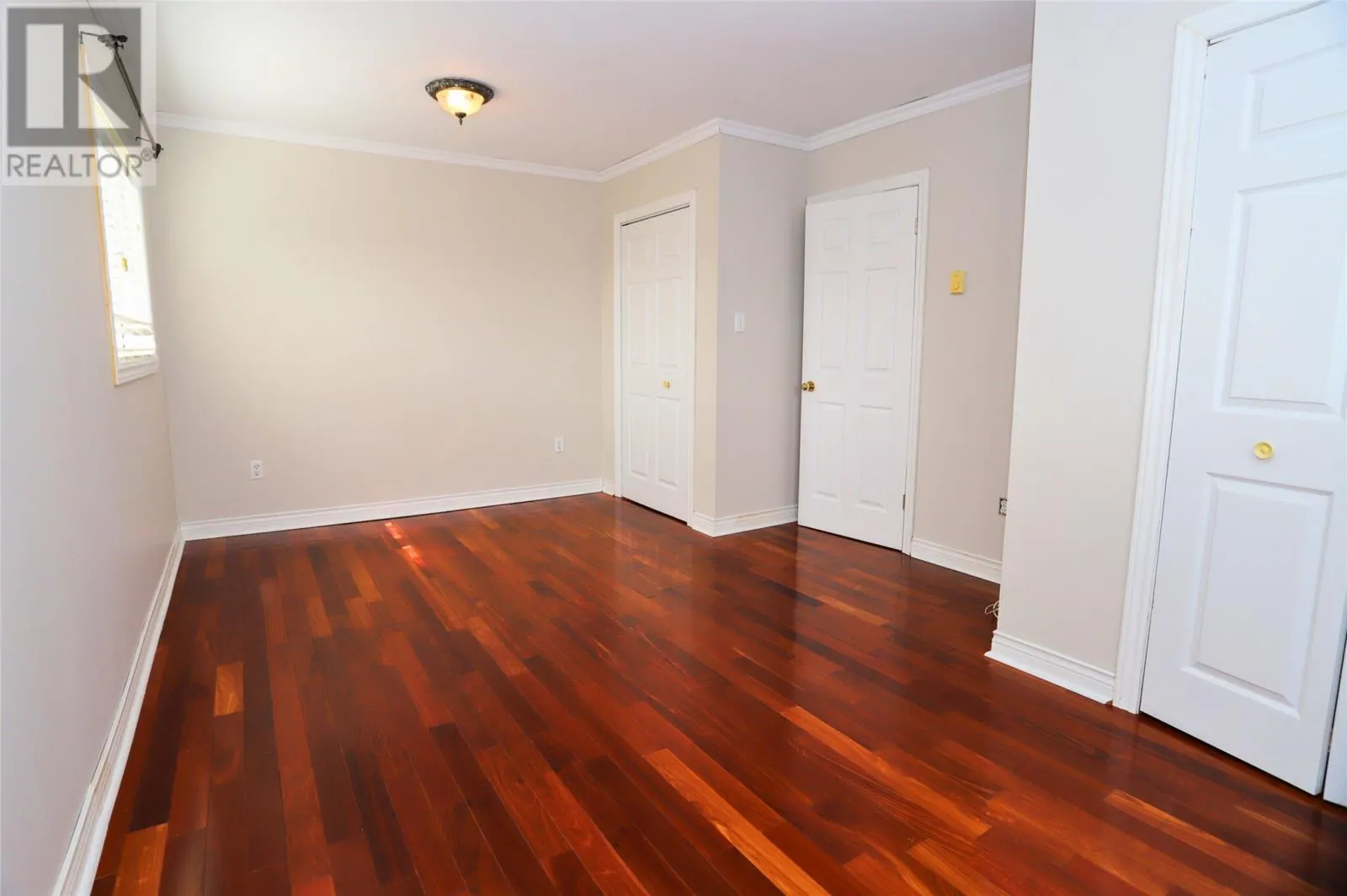 61 Whelans Crescent