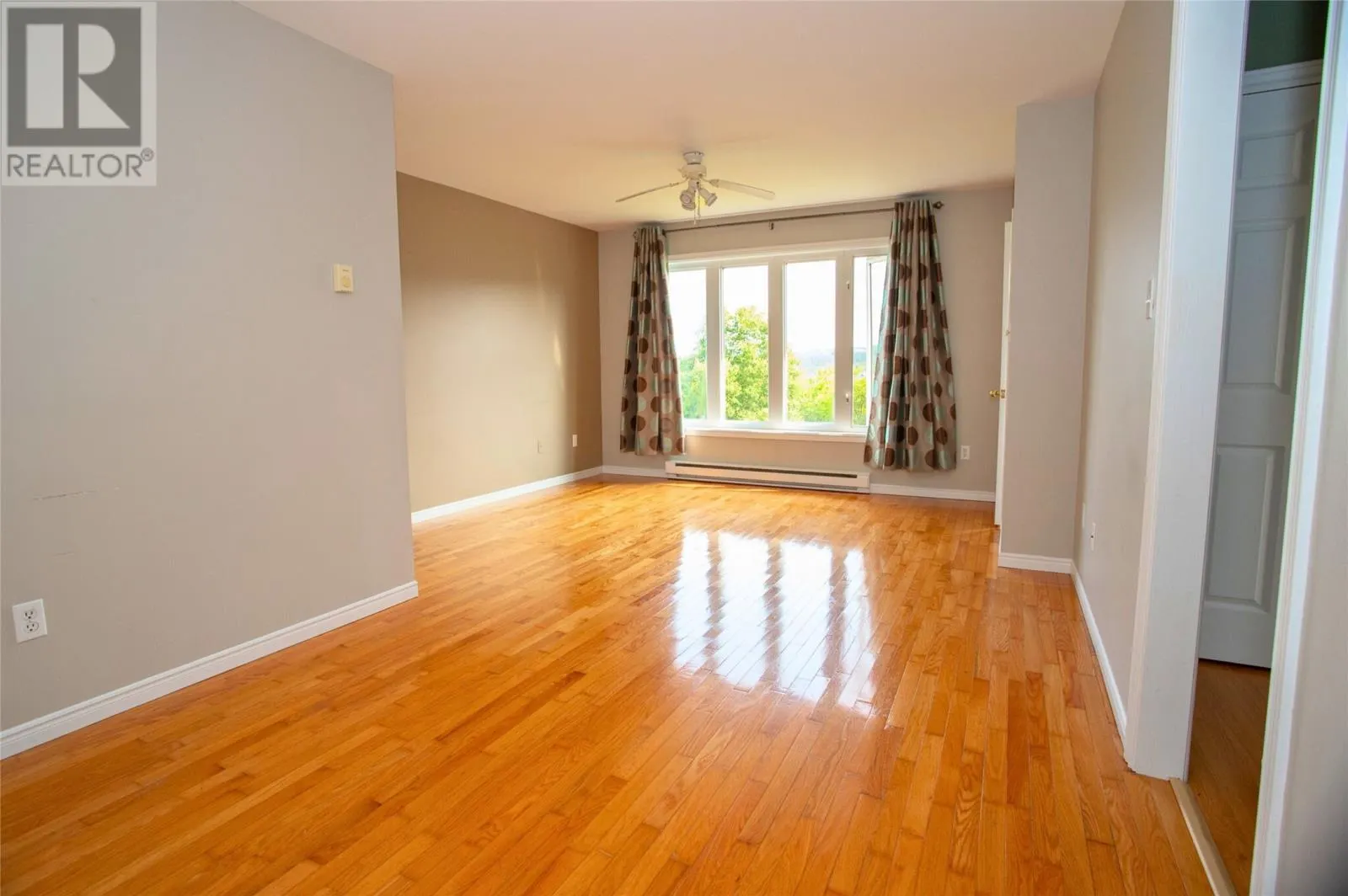 61 Whelans Crescent