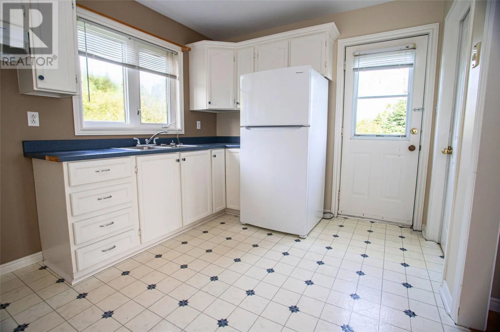 61 Whelans Crescent