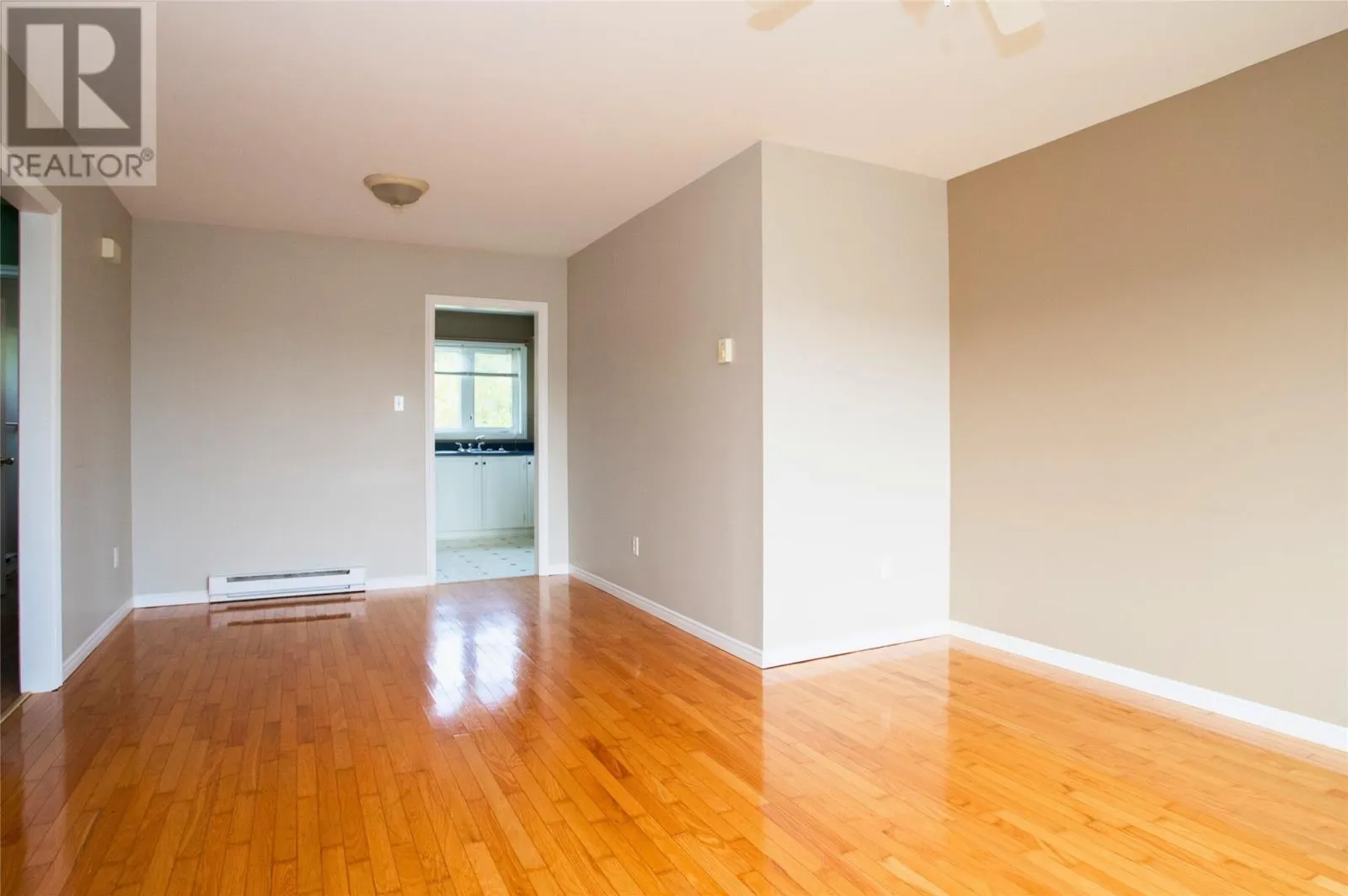 61 Whelans Crescent