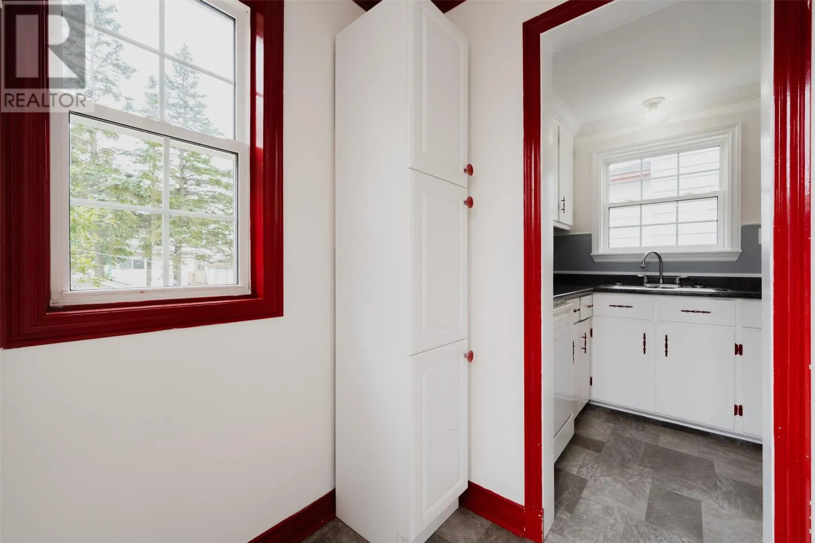 21 Smith Avenue