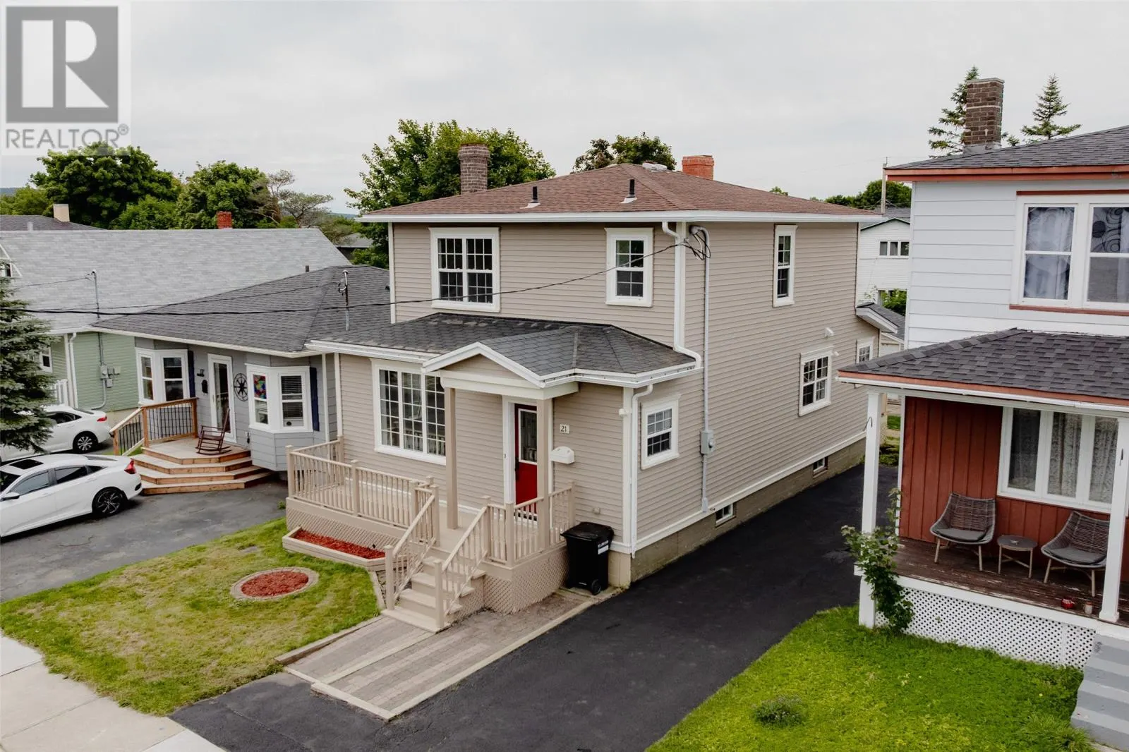 21 Smith Avenue