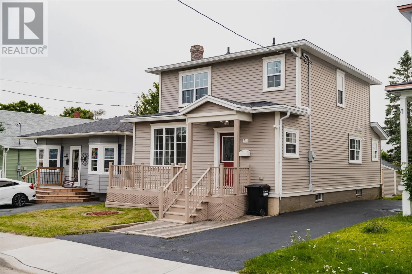 21 Smith Avenue