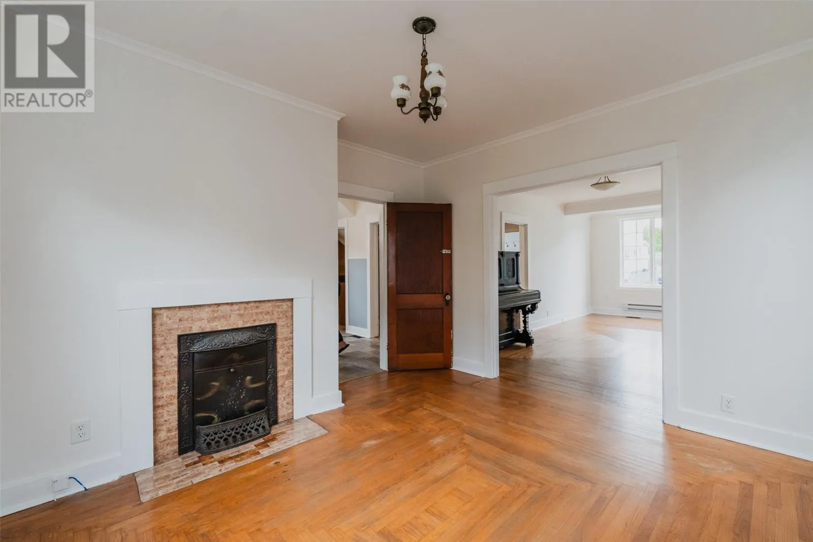 21 Smith Avenue