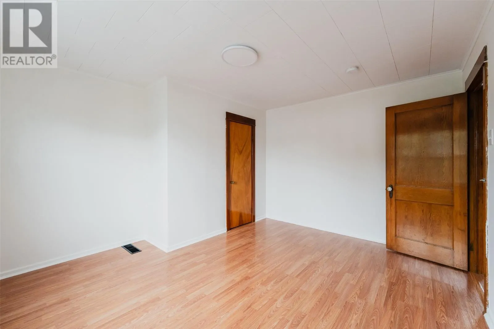21 Smith Avenue