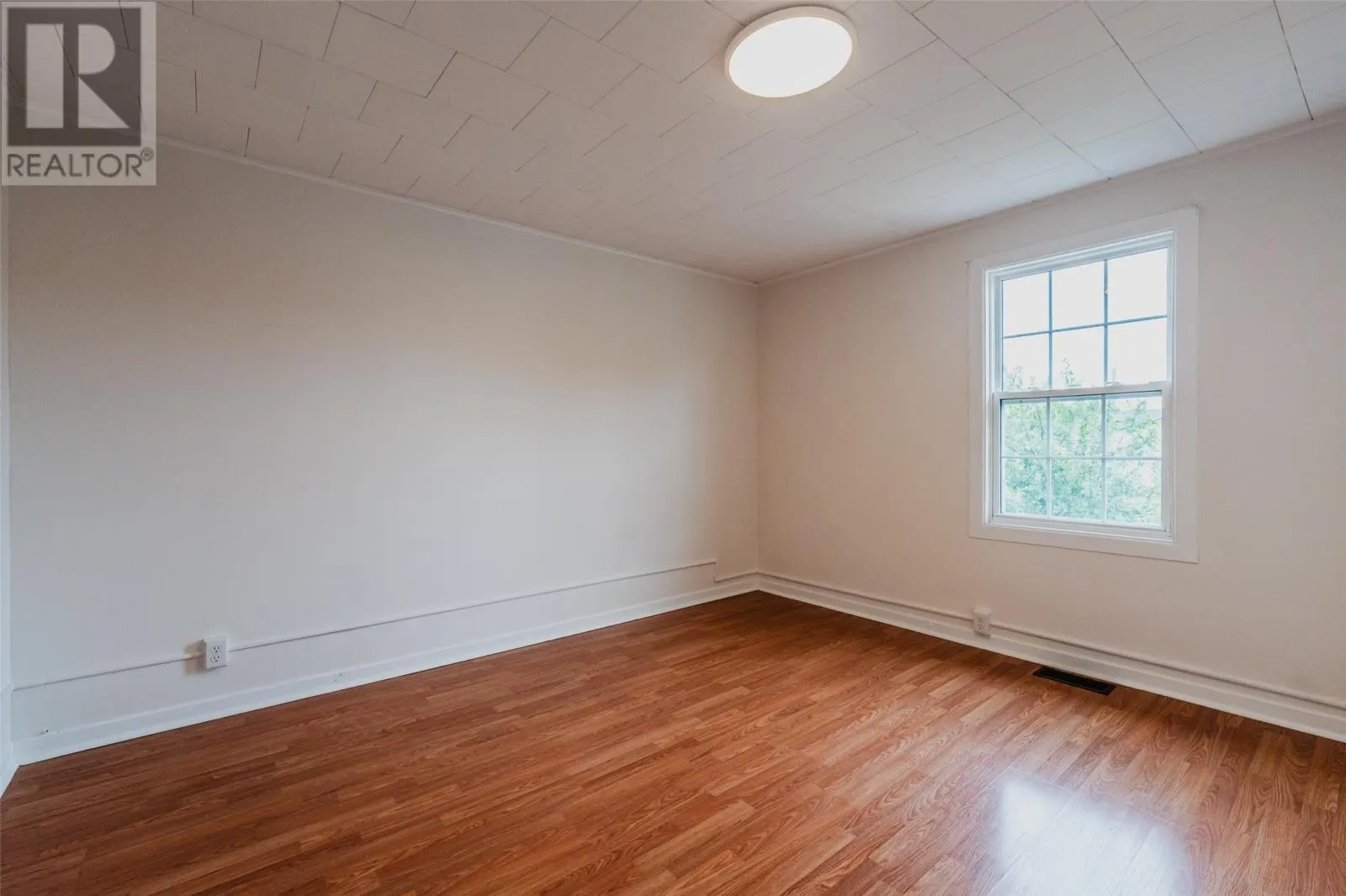 21 Smith Avenue