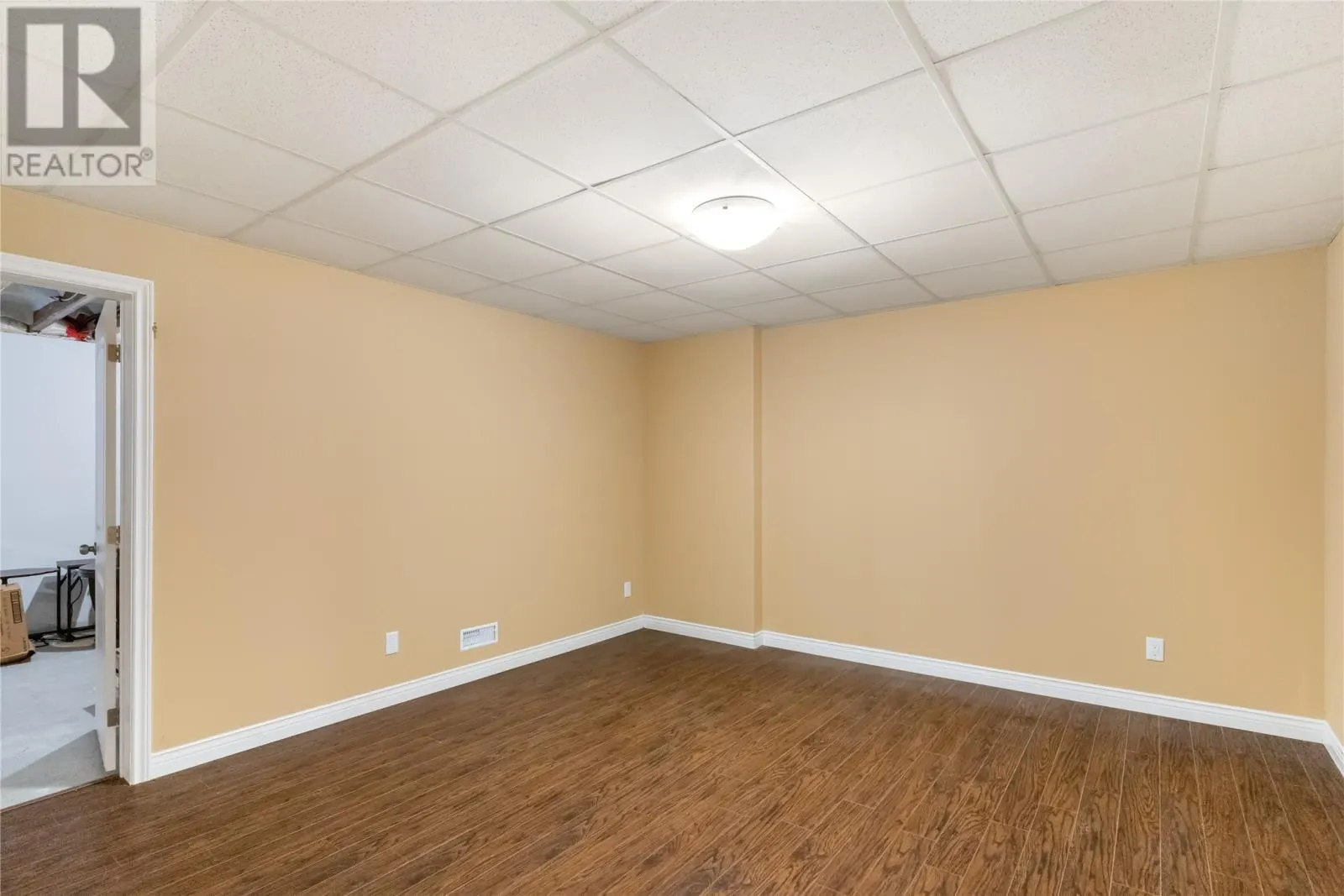 8 Larkspur Lane