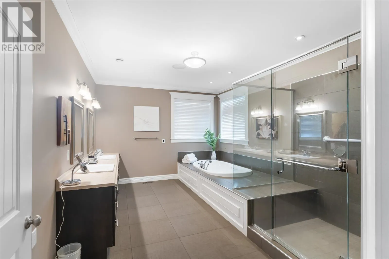 8 Larkspur Lane