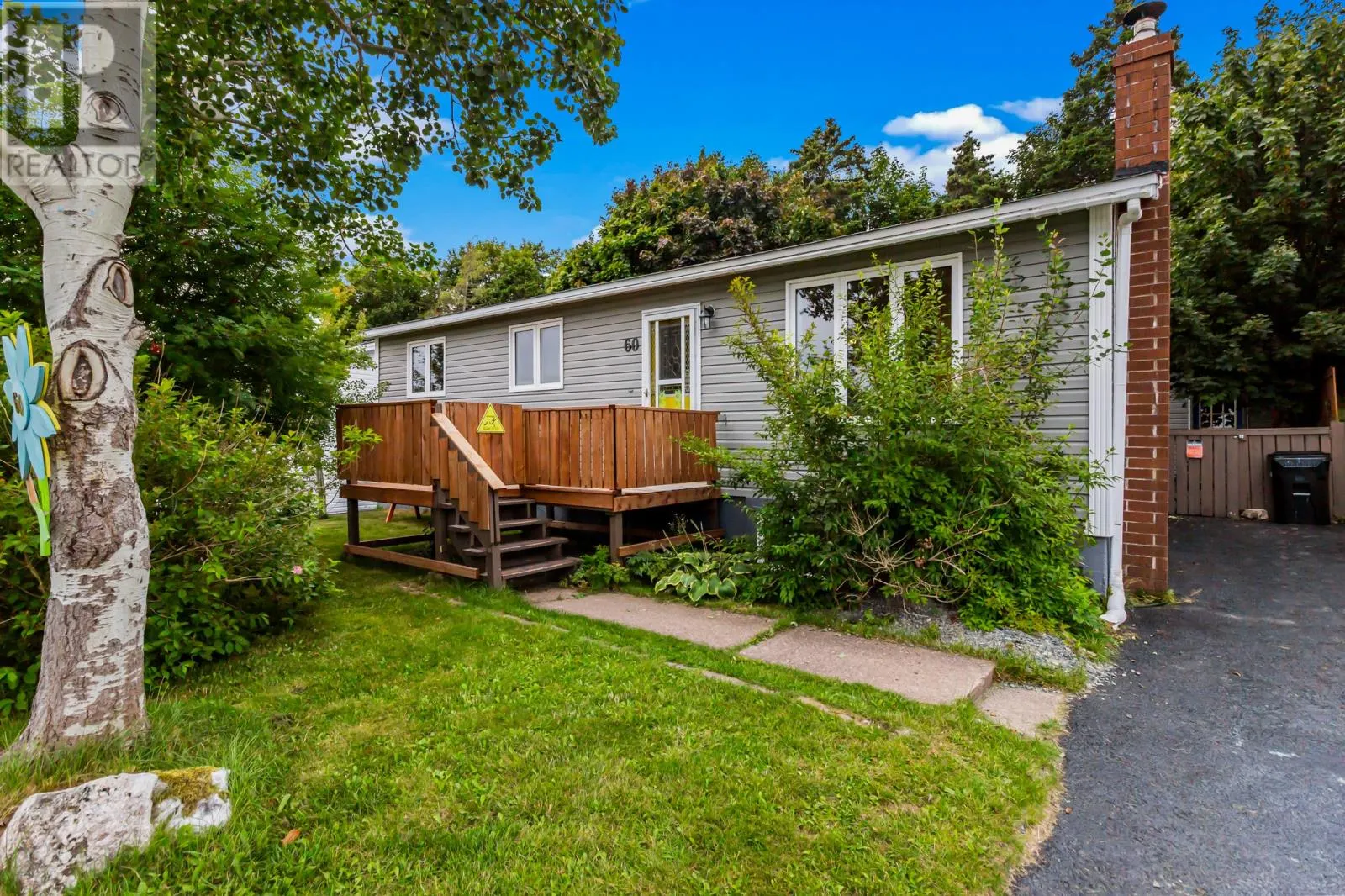 60 Della Drive