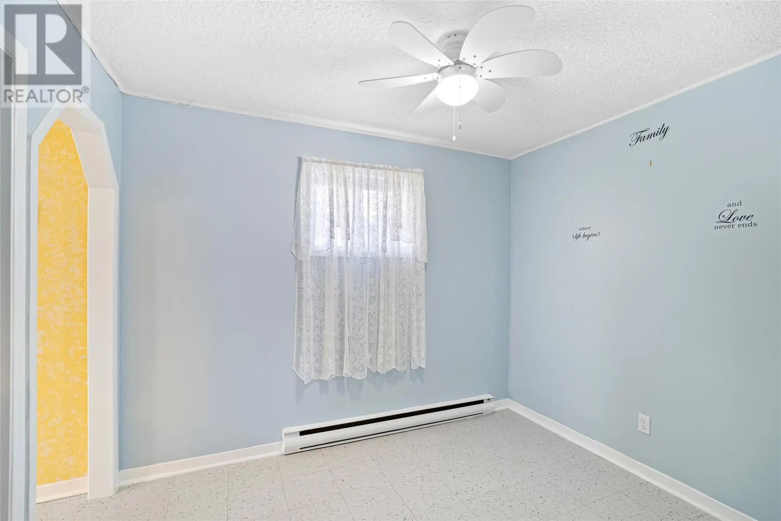 26 Tweedsmuir Place