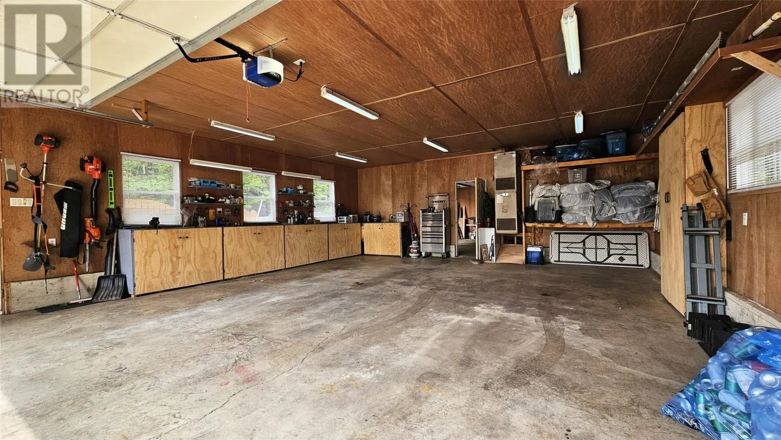 190 North River Road
