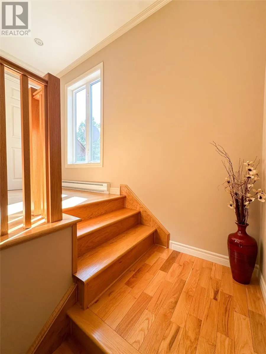 6 Poplar Place