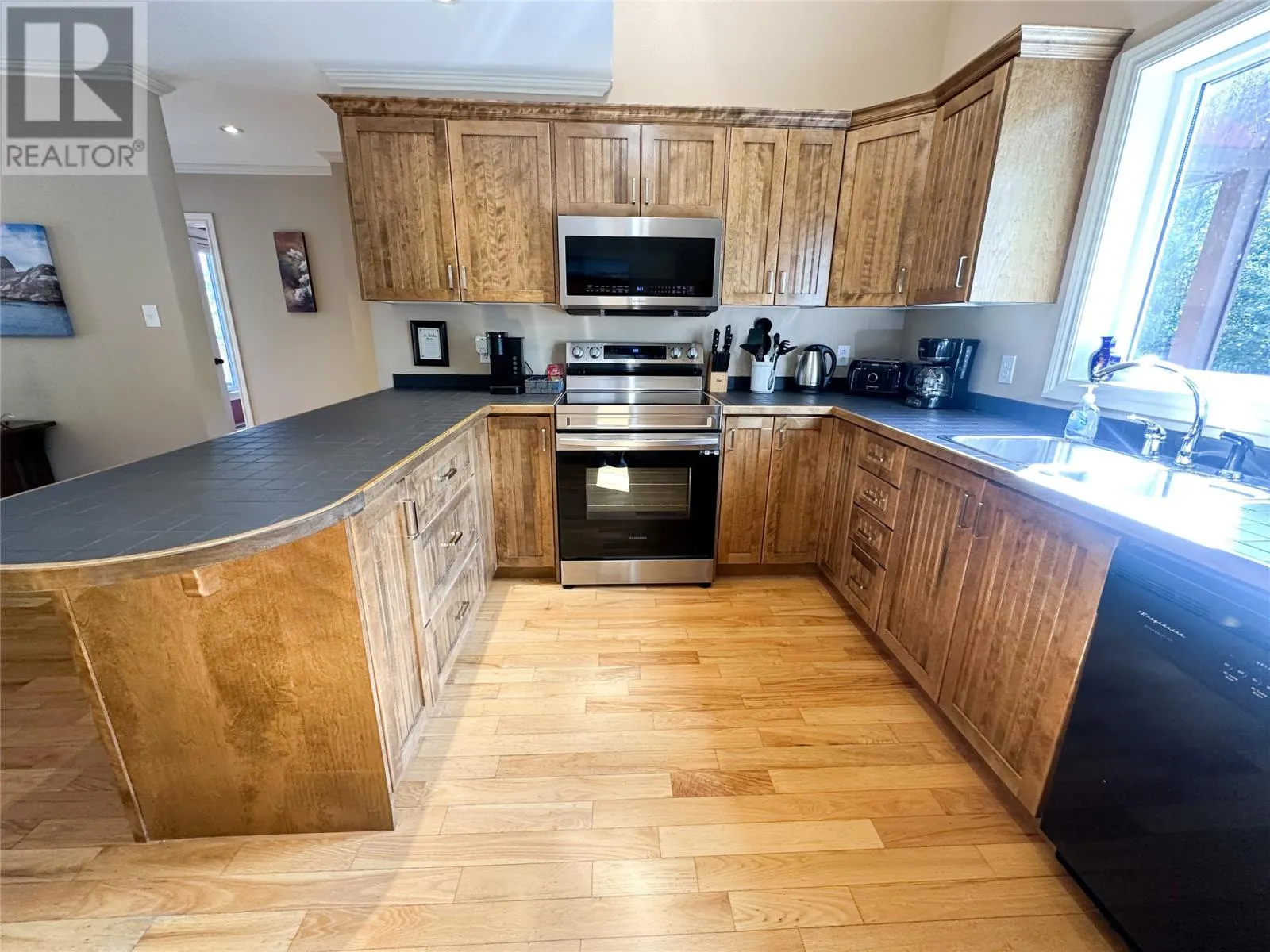 6 Poplar Place