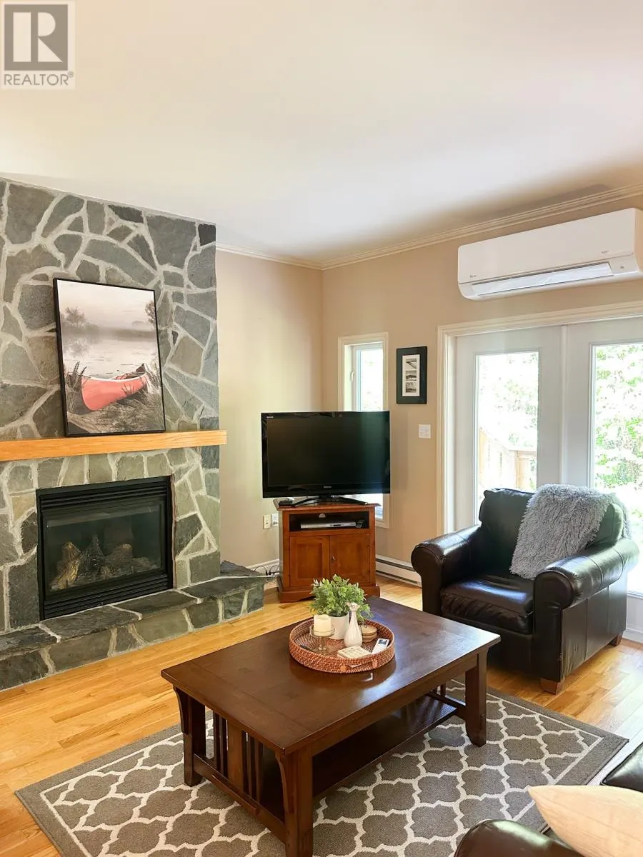 6 Poplar Place