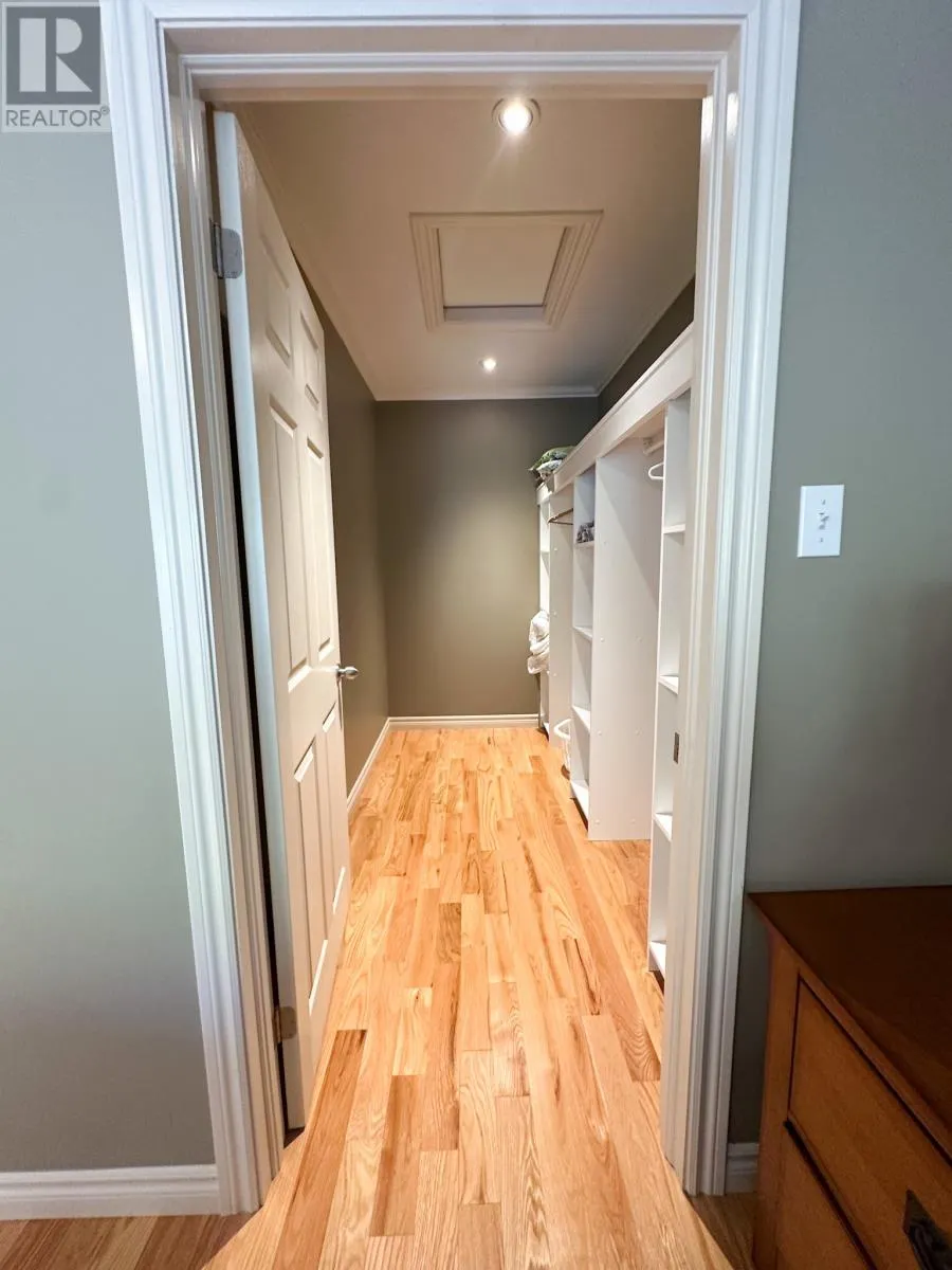 6 Poplar Place