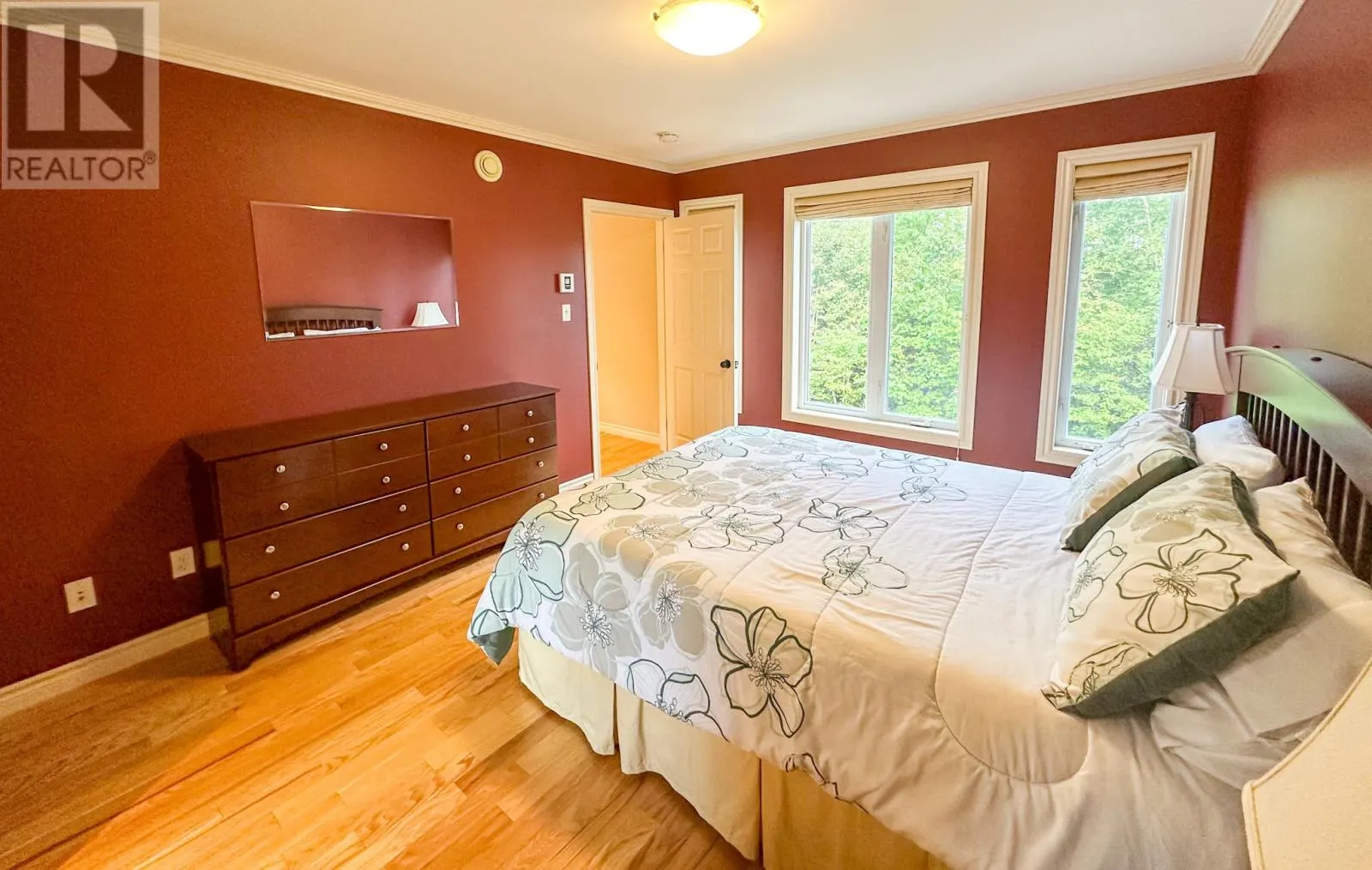 6 Poplar Place