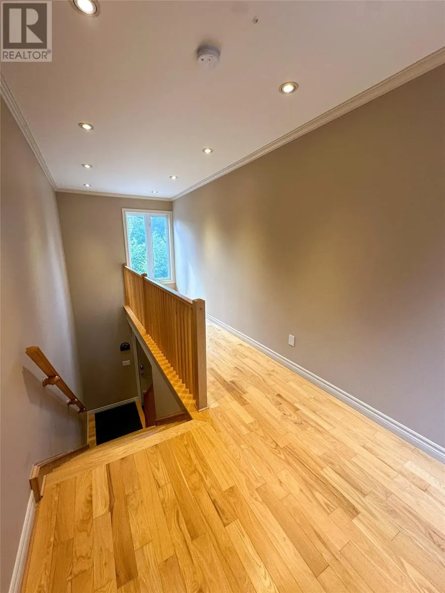 6 Poplar Place