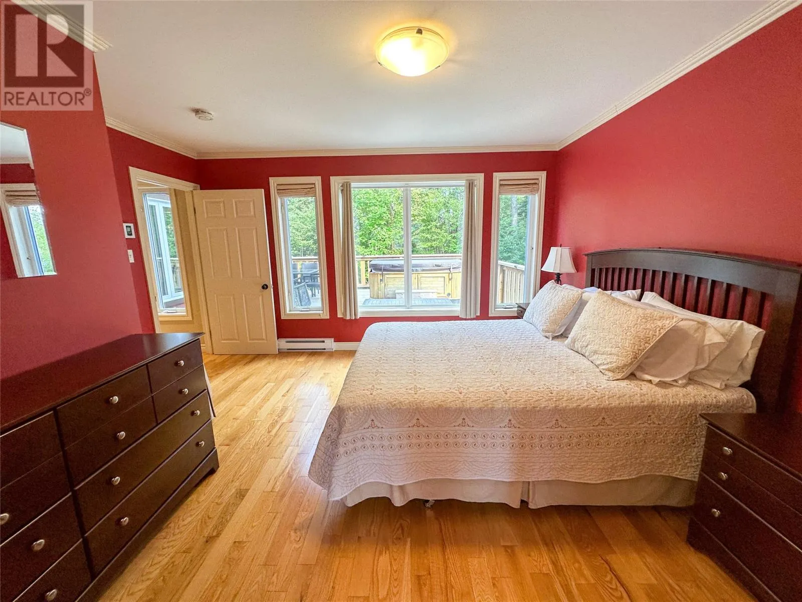 6 Poplar Place