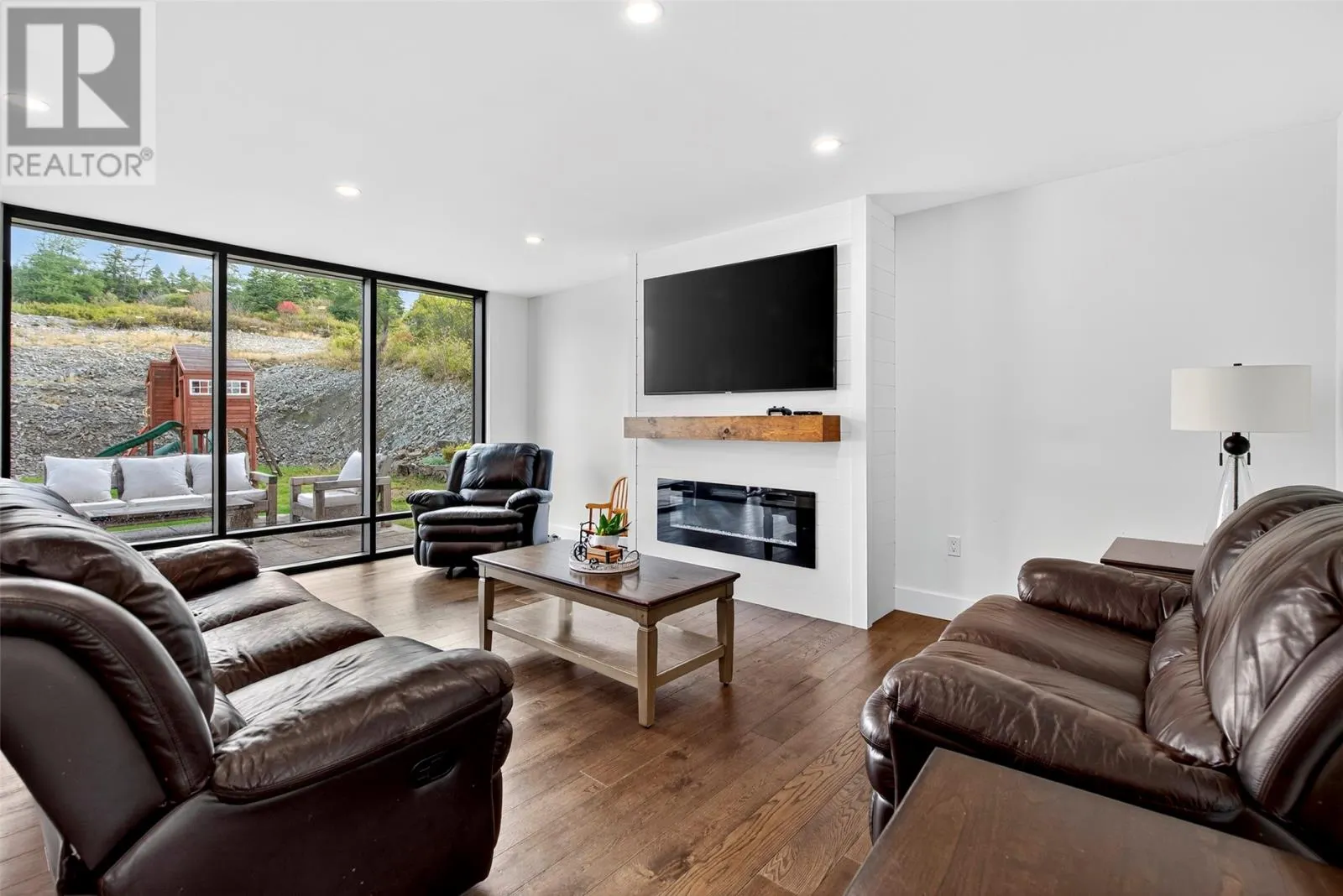 83 Freshwater Road