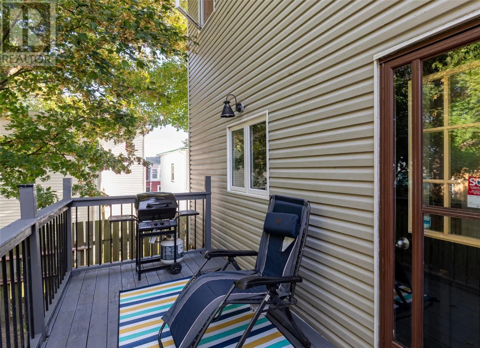 4 LINSCOTT Street