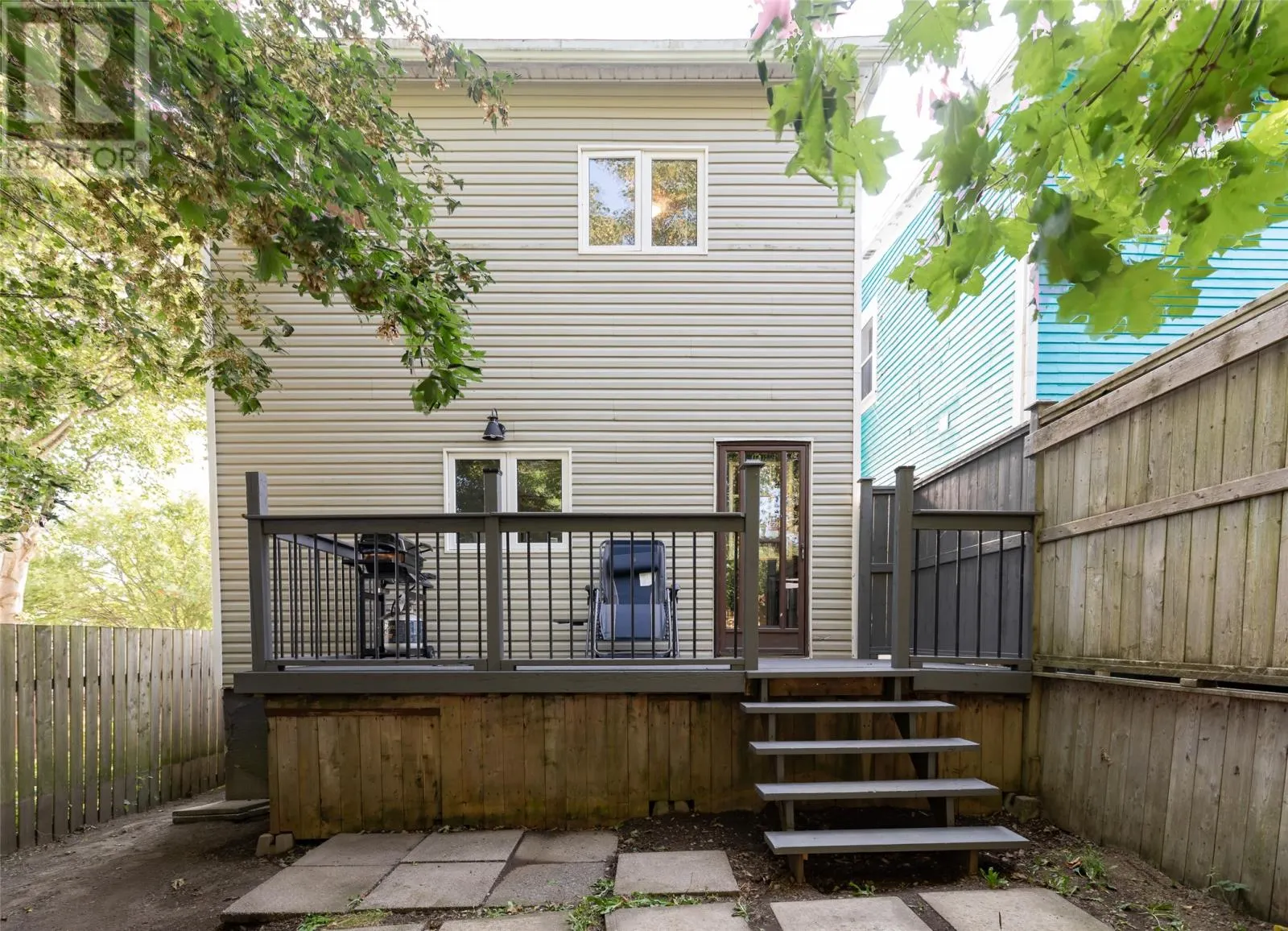 4 LINSCOTT Street