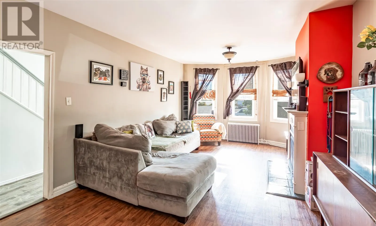 4 LINSCOTT Street